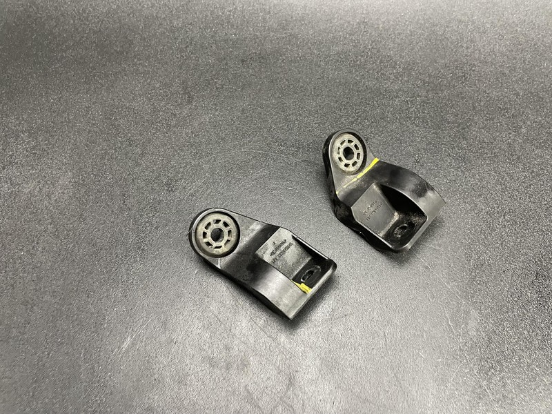 2PC Radiator Right & Left Upper Bracket 2019 Chevrolet Equinox 84164531 18 - 23