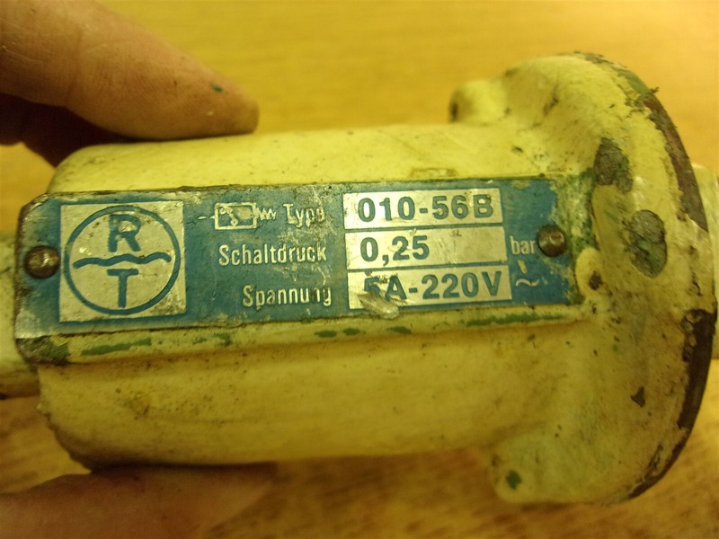 RT Type 010-56B 5A 220V Pressure Switch *FREE SHIPPING*