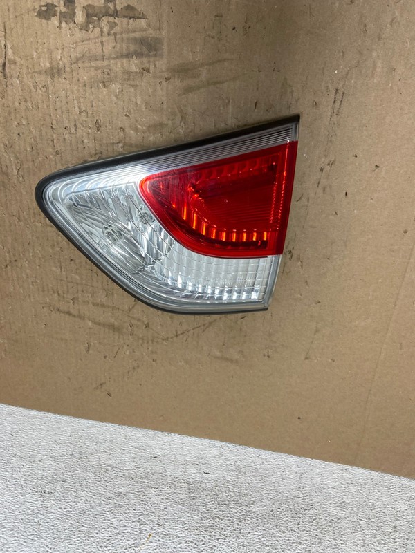 2013 to 2016 Nissan Pathfinder Right Passenger Inner Tail light Oem AD7831 LK