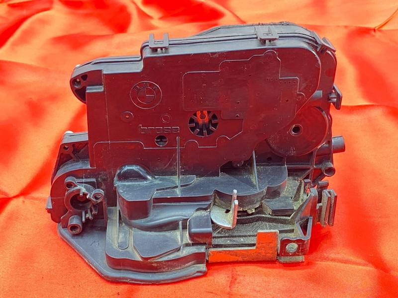 BMW E88 E90 E60 E70 F30 Front Right Pasenger Door Actuator System Latch Lock OEM