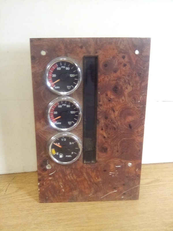 International 9200 3503487C91 Gauge Panel