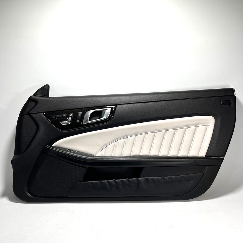 📌 2017 - 2020 MERCEDES SLC300 R172 FRONT RIGHT DOOR TRIM COVER PANEL OEM