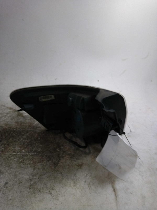 Used Right Tail Light Assembly fits: 2009 Gmc Acadia quarter panel mounted Right