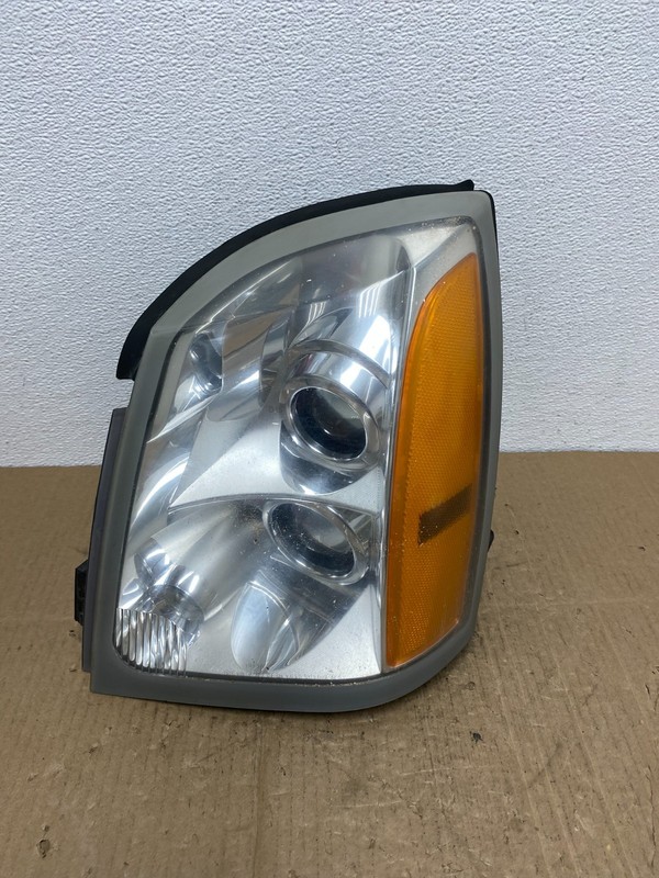 2004 to 2009 Cadillac SRX Left Driver Side Xenon Headlight Oem AB8367 DW