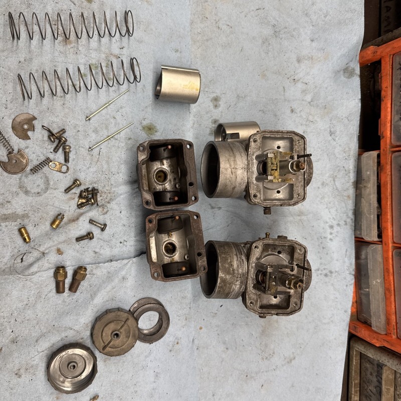 1980 - 1981Cat El Tigre 6000 530cc L/C snowmobile carburetors Mikuni