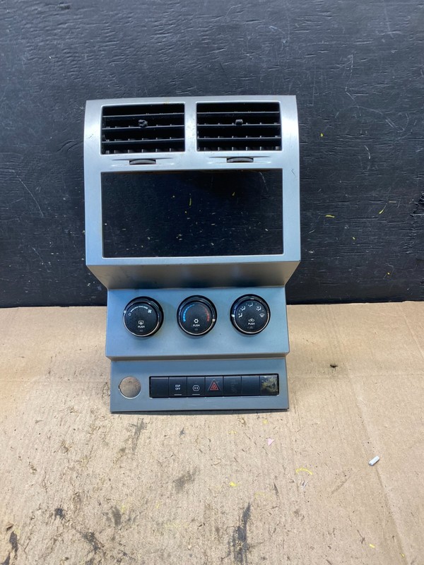 2007 to 2012 Dodge Nitro Dash Climate Temperature Control Radio Bezel R8693 DG