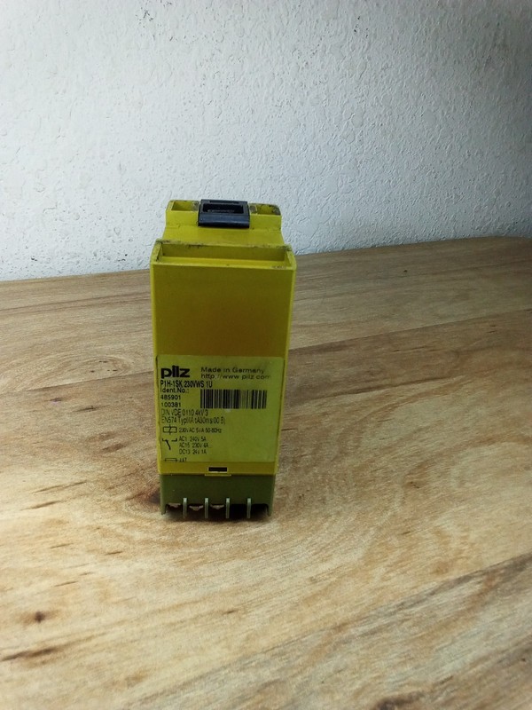 PILZ P1H-1SK Safety Relay 230VAC 5A