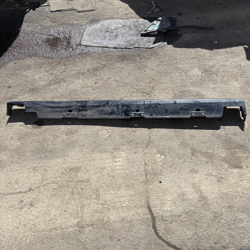 02-04 Acura RSX Base Right Rocker Molding Black OEM