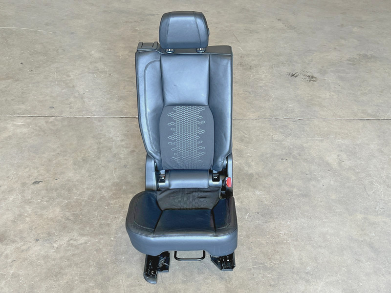 ⭐2015-2019 LAND ROVER DISCOVERY SPORT REAR RIGHT 2ND ROW SEAT BENCH OEM LOT2647