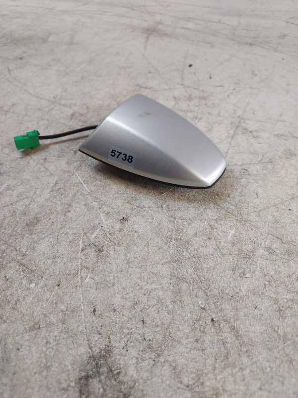2013 - 2019 Nissan Sentra Silver Low-Profile Roof Antenna 28208-1EA0B 4388 OEM