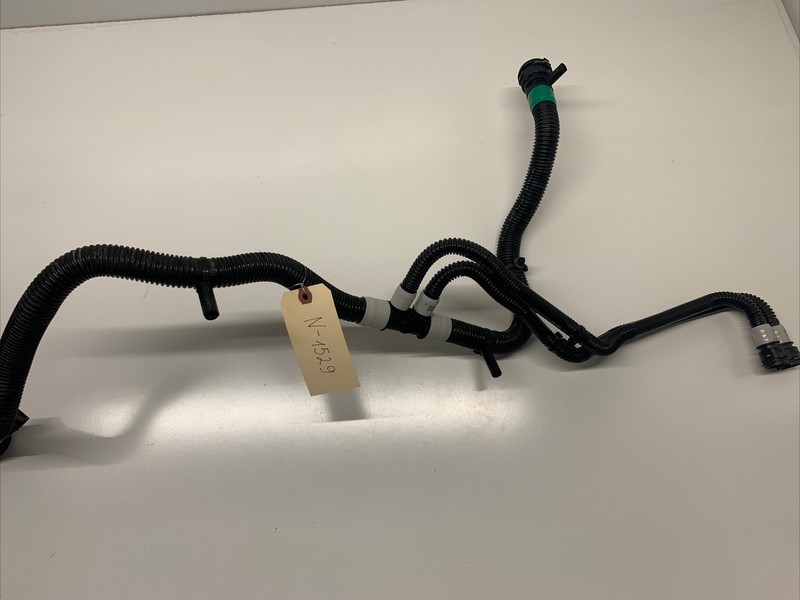 17-20 TESLA M3 CHILLER TO BATTERY COOLING HOSE TUBE PIPELINE 1521493-00 1529