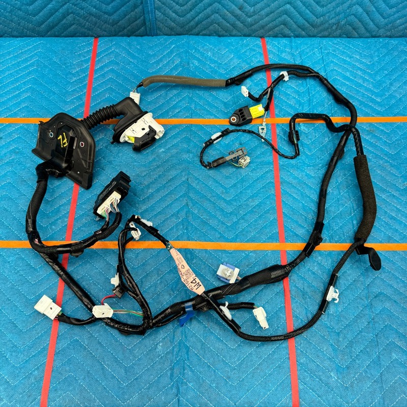 2015–2019 Lexus RC350 FrontLeft Driver Side Door Wire Harness OEM 8215224280