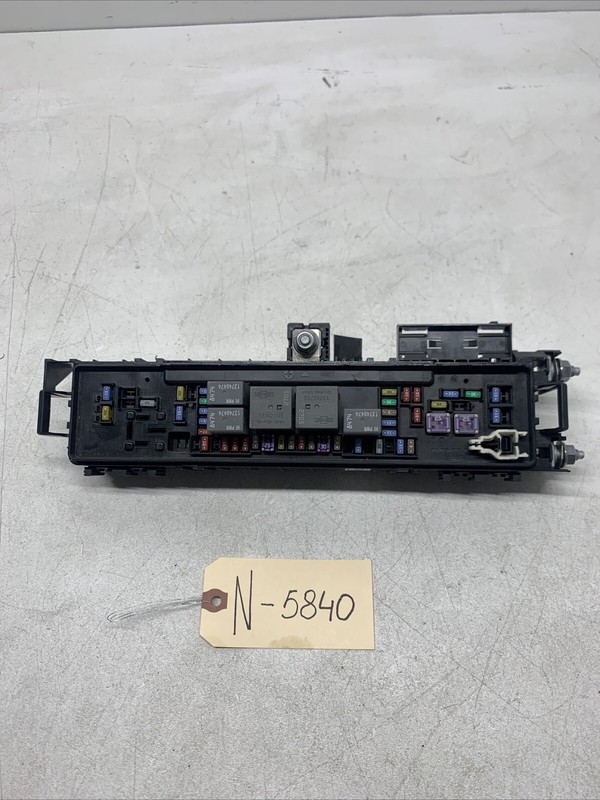 Tesla ModelX Fuse Box 1094405-02-D 5840 B14