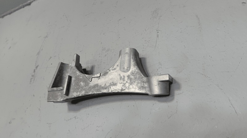 2018-2024 TOYOTA CAMRY 2,5L ENGINE PASSENGER SIDE MOUNT SPACER BRACKET OEM