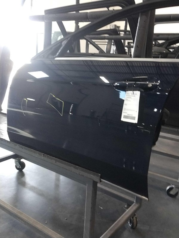 2016 Mercedes-Benz E-Class Left Front Door Blue 340544 - 2 Small Dents