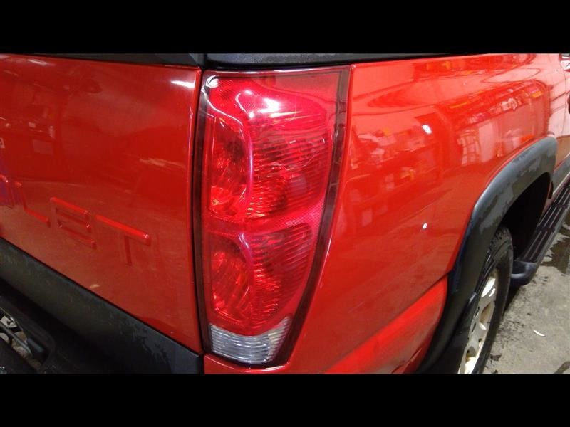 Passenger Right Tail Light Fits 02-06 AVALANCHE 1500 702655