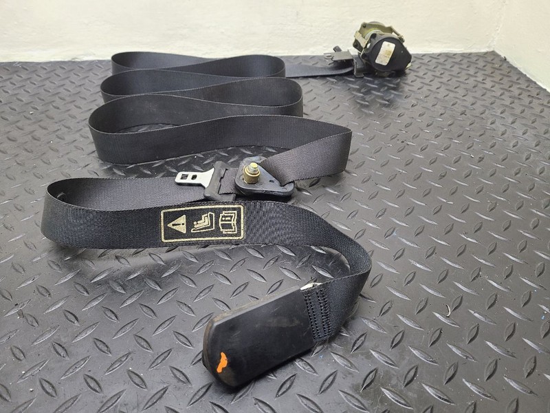 01-04 Ford Escape Front Right Belt Bucket Retractor Black OEM 3L8Z-78611B08-AAC