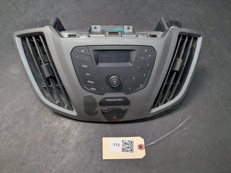 Radio Receiver w/ Bezel + Air Vent Grilles 2017 Ford Transit 250 2016 2018 2019