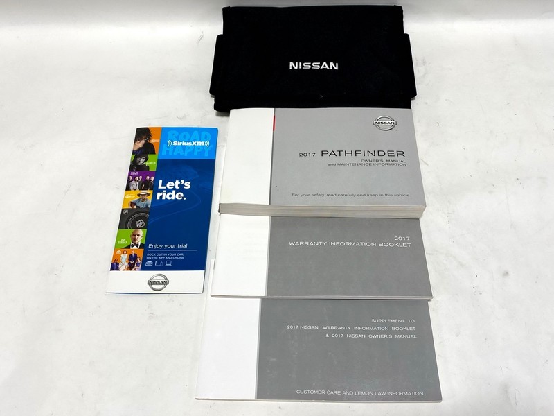 17 2017 NISSAN PATHFINDER OWNER OPERATORS MANUAL BOOK BOOKS W/ CASE POUCH OEM