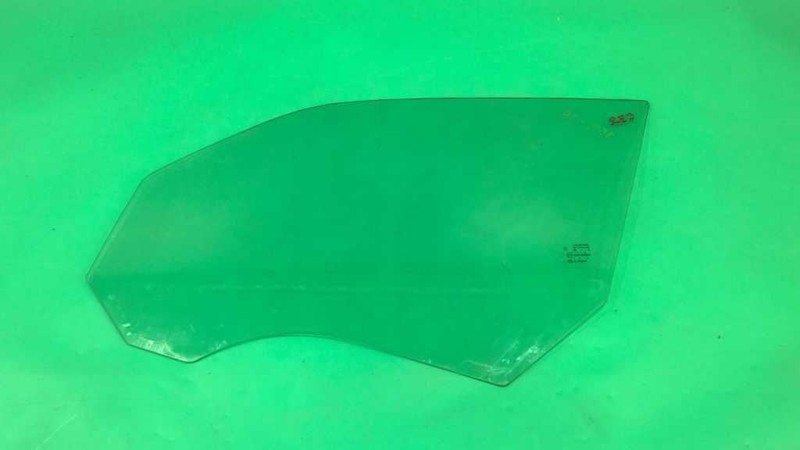 05 06 07 08 09 10 300 DRIVER LEFT FRONT WINDOW DOOR GLASS OEM 3590-38