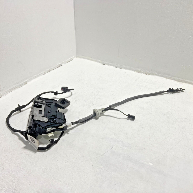 2018-24 VOLKSWAGEN ATLAS REAR DRIVER SIDE DOOR LOCK LATCH ACTUATOR W/ HARNES OEM