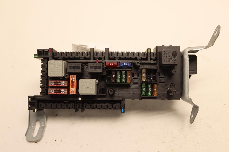 2012-2014 MERCEDES CLS550 W218 TRUNK FUSE BOX JUNCTION POWER MODULE OEM
