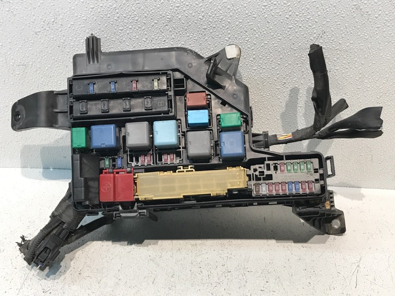2004-2009 Toyota Prius Underhood 1.5L Engine Fuse Box OEM