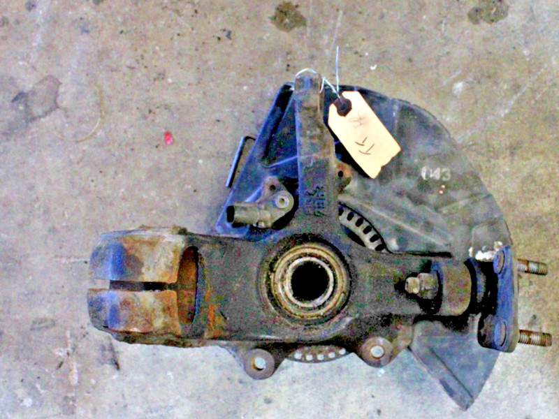 06-17 VW PASSAT CC A3 TT Q3 FRONT RIGHT KNUCKLE SPINDLE 5K0498621 86K