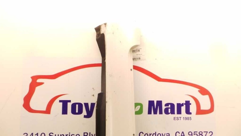 04 SOLARA LEFT FRONT Rocker Panel Moulding (WHITE)