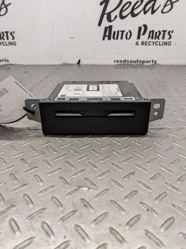 Audio Equipment Radio Audio Disc Player Opt TG5 Fits 15-20 ESCALADE 1162701