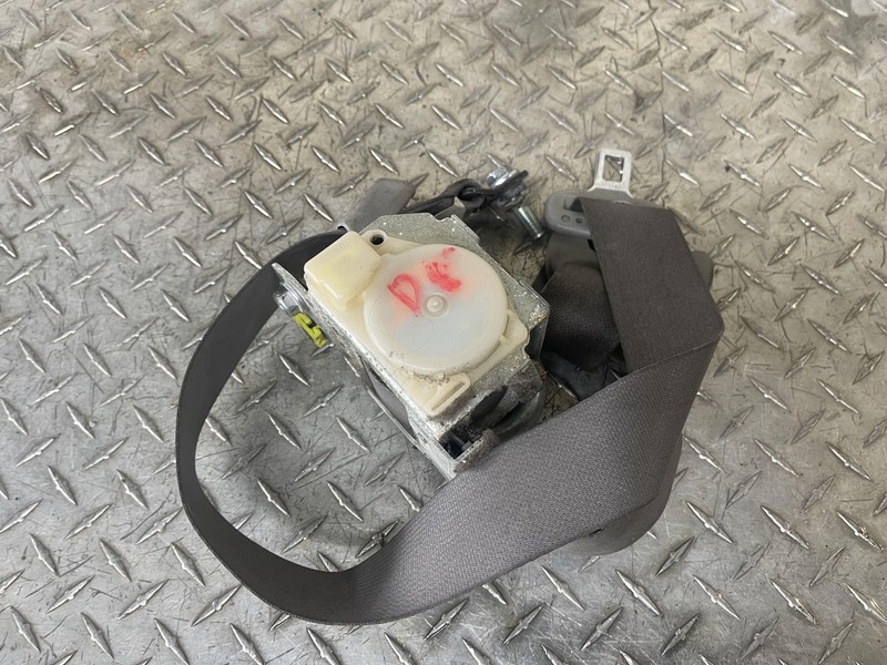2006-2007 Hyundai Sonata Driver Seatbelt Retractor Oem Tested LH