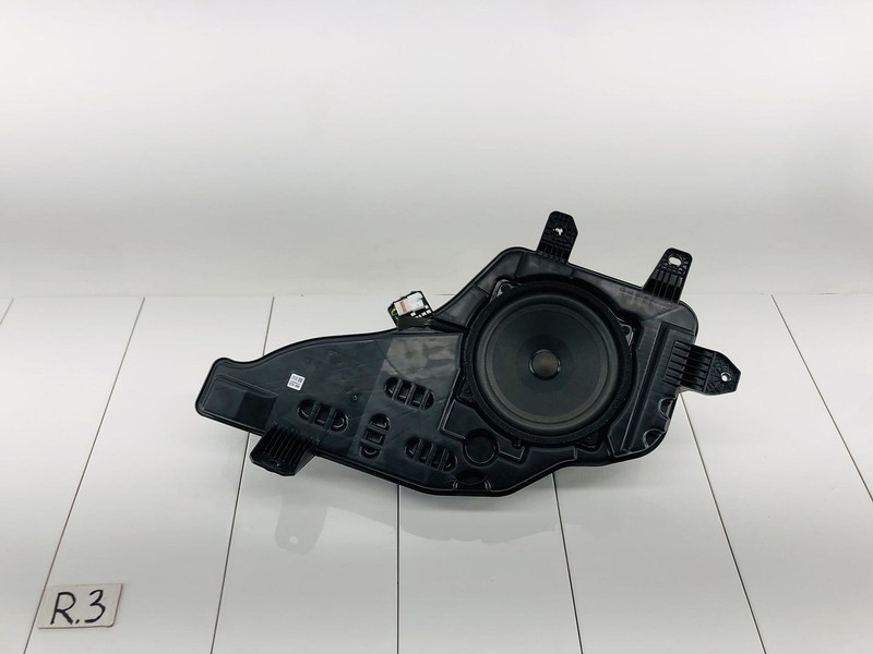 19-21 HYUNDAI TUCSON REAR COMPARTMENT SOUND AUDIO SPEAKER WOOFER OEM