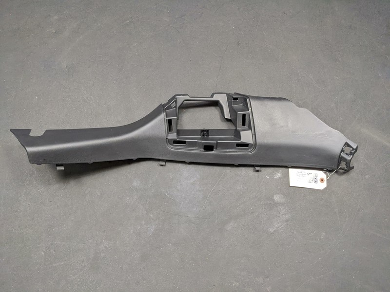 Right Passenger C Pillar Lower Trim 2019 Nissan Rogue Sport 84950-6MA1B 17-2018