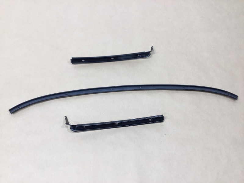 03-06 Dodge Viper SRT10 2005 Front Windshield Weatherstrip Retainer Set 3 PCS ;Y