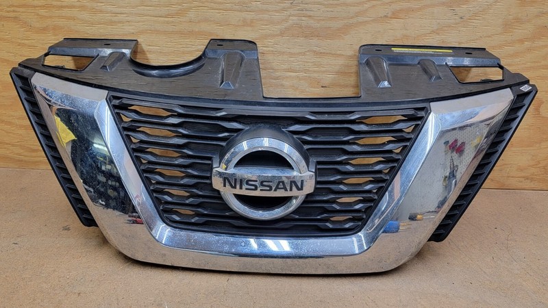 2015 - 2017 Nissan Rogue Front Bumper Upper Grille With Emblem OEM 623105HK0A