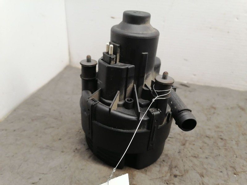 Air Injection Pump 996 Model Excluding Turbo Fits 00-05 PORSCHE 911 1558310