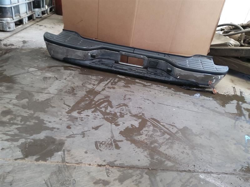 Rear Bumper Step Bumper Chrome Fits 00-06 SUBURBAN 1500 270164