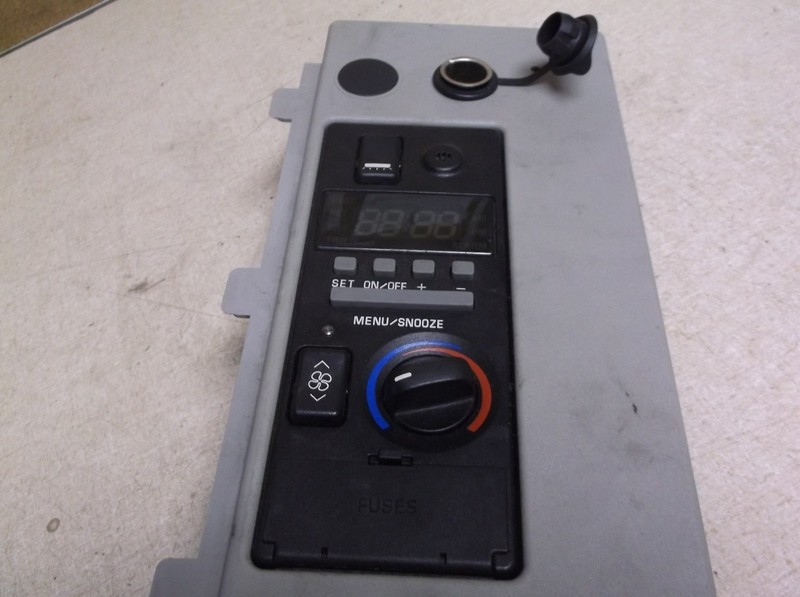 Volvo 20536257 HVAC Climate Control Heater Panel w/ Power Outlet Clock 20537961