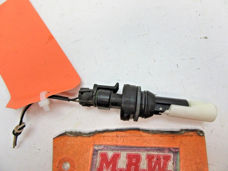 FITS WINDSHIELD WASHER BOTTLE JUG LOW FLUID LEVEL SENSOR WIRE PLUG CONNECTOR
