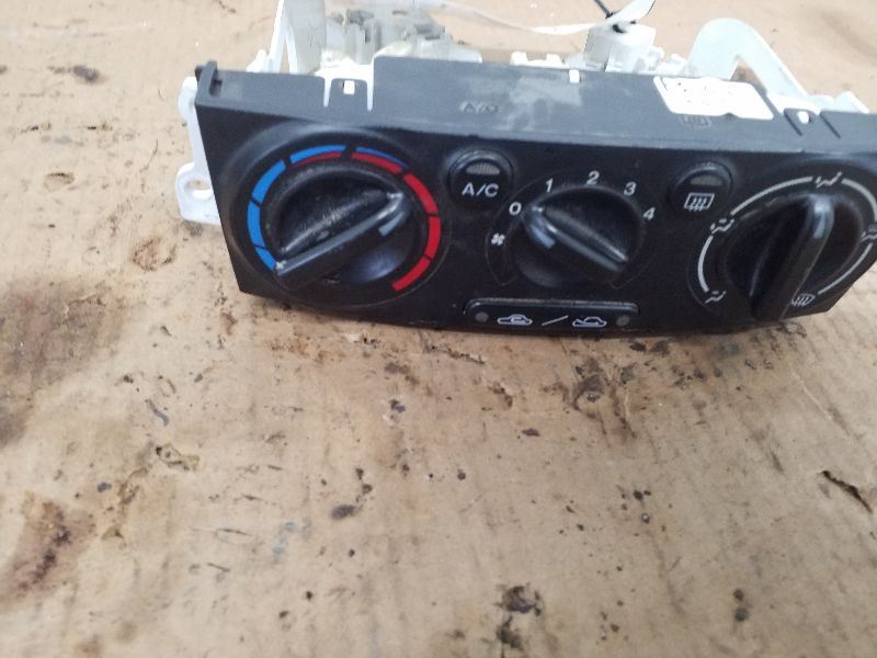 Temperature Control Dash Front Main Control Fits 00-06 MAZDA MPV 200008