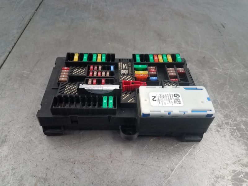 2018 BMW M5 F90 Distribution Fuse Relay Panel #3968 Z4