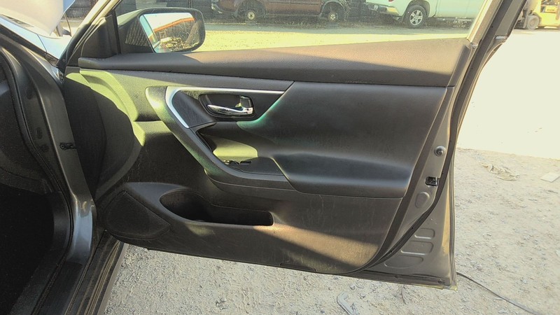 Front Door Trim Panel NISSAN ALTIMA Right 16 17 18 15 14 13
