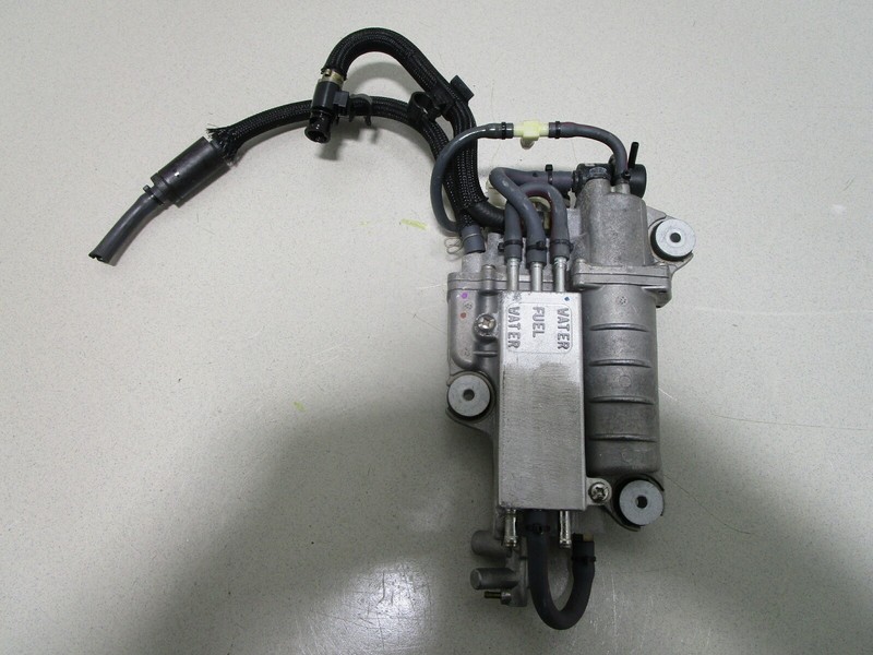 6D8-14180-00-00 Yamaha Outboard 75 HP 4 Stroke Float Chamber Assembly 2006