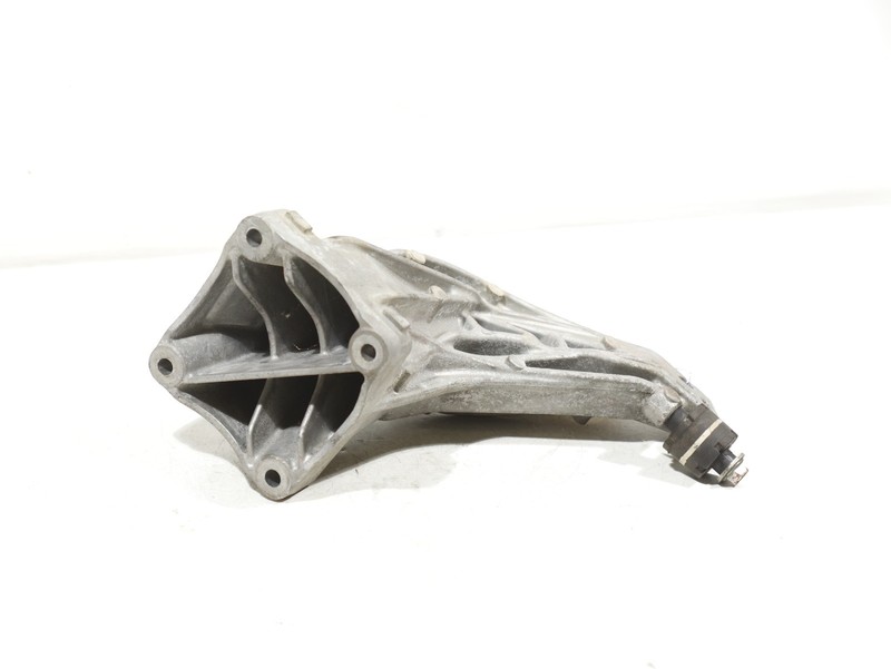 2017-2019 Infiniti Q50 2.0L RWD RIGHT Engine Motor Mount Bracket OEM
