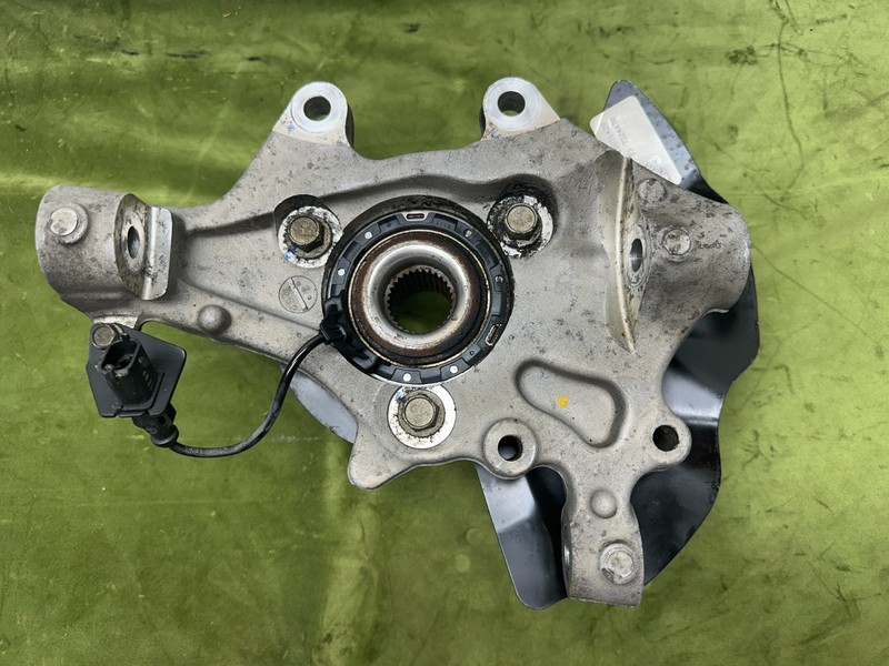 06-10 Saturn Sky Red Line Solstice GXP Rear Left Driver Spindle Knuckle Hub OEM
