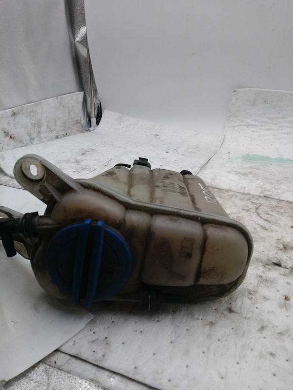 2010 Audi A4 Engine Coolant Reservoir OEM 2.0L Black 124K Miles 8K0121405F