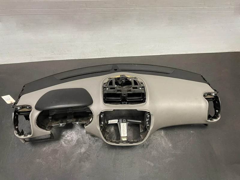 Dashboard Instrument Panel 2017 Kia Soul 84710-B2100 2014 2015 2016 2018 2019
