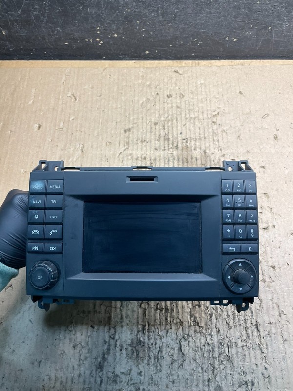 2010-2018 Mercedes Sprinter Radio Receiver Navigation Screen Display V0777 DG