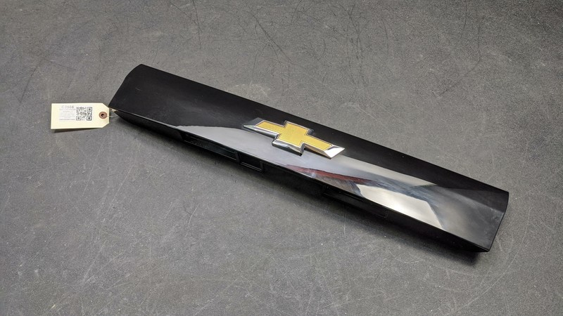 Tailgate Trunk Applique License Molding 42477191 2021 Chevrolet Spark 2016-2020