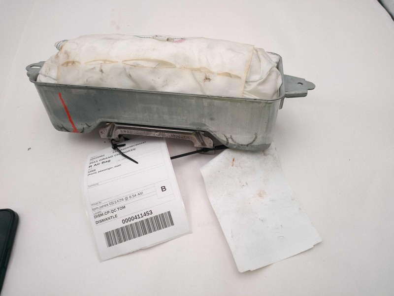 2011-2013 Jeep Grand Cherokee Instrument Panel Air Bag Right Grey 123K Miles